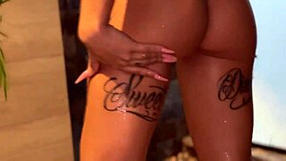 Wanna join my steamy shower for some wet pussy play and toys??