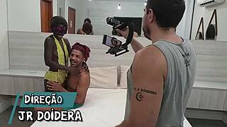 gulosa negra's perfect ass takes anal pounding from leo ogro bent over street style