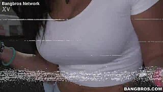 Vivi's teasing spread steals glances on bus ride