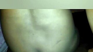 preta drops fat ass on thick cock
