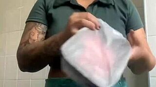 Watch My Swollen Big Pussy Lips Flash For Everyone To Crave