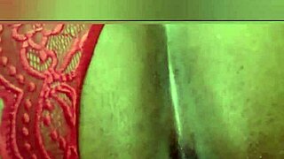 cuzinho guloso flashes plug craving anal cum 