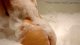 omg cute thai babe licks pussy first time amateur dorm fun 😘💋