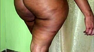 wanna see this big ebony ass twerk oiled and voluptuous? damn!