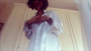ever wonder how a young stepmommy tempts with her naked milf curves?