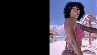 big booty shakes and jiggles making me so damn horny all night