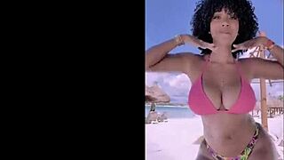 big booty shakes and jiggles making me so damn horny all night