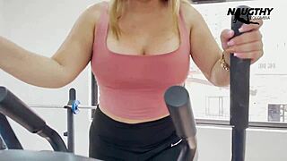 Watch this fat blonde BBW Colombian gym slut masturbate her huge pussy with dildo
