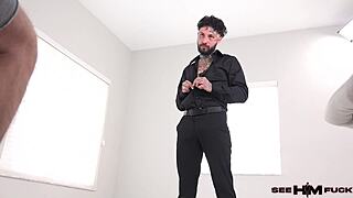 Tatted Tommy takes sloppy rimjob from curvy Sandy Love backstage action