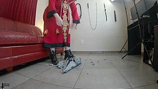 Watch giantess empress crush star destroyer in boots backstage!