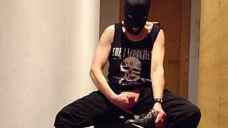 i blast hot cum all over my dirty sneaker sole