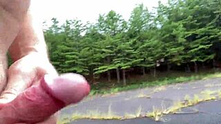Clitlicker662's forest flashing update hits orgasm with sloppy outdoor cunilingus voyeur style