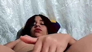 horny amateur fingers her tight creamy pussy til she squirts - kaithsaumeth