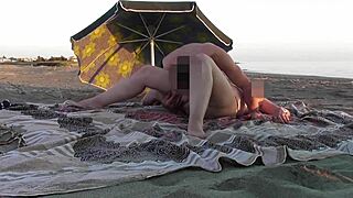 flashing pussy to young beach guy he helps squirt 😏💦🌊