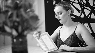 One Erotic Book Sparks Charlie Forde's Cunt Masturbation With Amber Moore