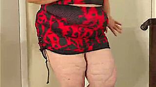 Hot Thick Hijab Milf Twerks Juicy Ass In Heels And Miniskirt