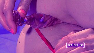 whoa she shoves that glass buttplug in her ass first time ever full vid