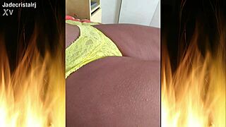 jade flashes juicy shaved pussy in yellow panties close up