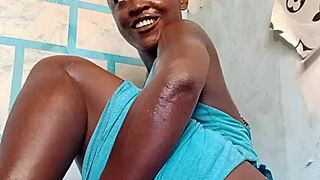 Come watch sexiest ebony crazybitch Ghana