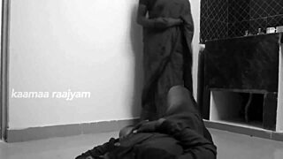 माँ घर पर नहीं, बेटा किचन में 18+ मेड से गर्म किसेस शेयर करता है