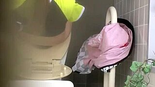 日本人たちのトイレでの普通の日、パート2