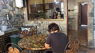 Forbynder! Min mands ven sniger sig ind og knepper mig overalt bag hans ryg!