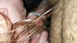 Pourquoi la copine de mon collègue me suce aujourd'hui ?