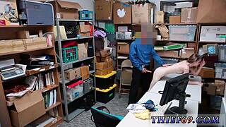 Gammel mand knepper ung 18+ store patter! Nabo blowjob i lastbil chokerer!