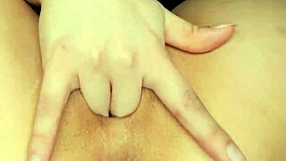 Tengok Kecil Asia MENUNGGANG BATANG MONSTER dalam Aksi Basah