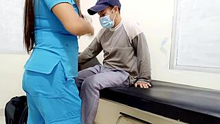 เฮ้ย ฉันเป็นนางพยาบาลตอนกลางวัน แต่ตอนกลางคืนอยากเห็นสลัดหน้าอกใหญ่ทำงานไหม?