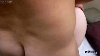 Lily Verony y Jesyka Diamond, Milf Italiana con Joven Española 18+, Chocan con Victor Bloom. Acción Española Real se Desarrolla.