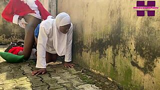 Seks natal berturut-turut dengan Santa di aksi halaman belakang