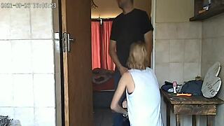 Câmera escondida pega meu marido fodendo a putinha de 18 anos da vizinha em doggystyle.