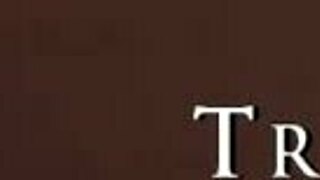 La trans Casey bacia e scopa Rocky Emerson dopo baci intensi e sensuali