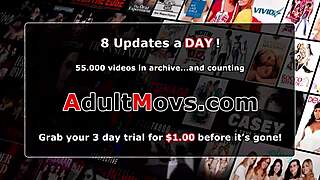 וואו, אמא חורגה עם ציצים גדולות מתגעגעת לזין של בנה החורג עמוק בתחת הצר שלה