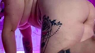 Dražim s pete in nočnicami.