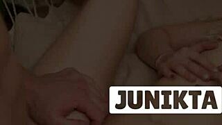 โย สาวน้อยผอมโดนรุมขณะอ่านหนังสือ