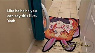 الأخت الخطوة عالقة في الغسالة تحصل على كريم باي هائل مفاجأة