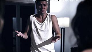 의붓아들이 두 의붓엄마랑 격렬하게 3P 하며 딥스로트