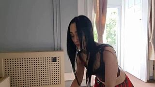 Linda japonesa Alice Hernandez recibe folla dura de Paul Stalker después de masaje. Su culo apretado tiembla con cada embestida.