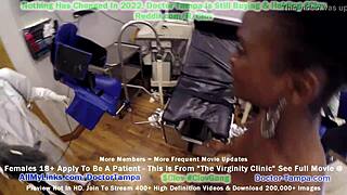 Доктор Тампа осматривает девственную эбони-девушку на анал в первый раз