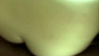 伙计，这个美丽的澳大利亚妞和她男友在隐藏摄像头里被抓到操