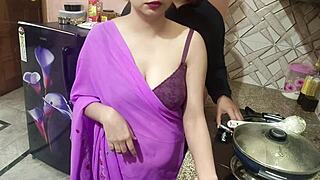 देसी इंडियन स्टेप मॉम विवेक को बर्थडे पर डर्टी हिंदी टॉक से सरप्राइज करती है