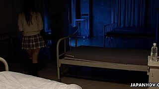 아시안 베이비 큰 자지 빨며 크게 신음