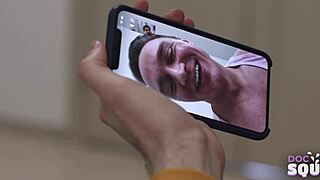 docsquirt - cewek kurir seksi, mau lihat orgasme tak terlupakan?