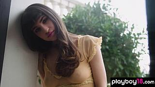 Chudá prirodzená kráska Ivy Rose pózuje nahá v horúcej saune