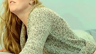 Saya Tak Boleh Berhenti Tengok Blonde Czech Matang Ni Tunggang Saya Liar, Pelacur Total!