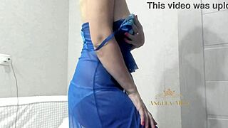 Vau, horny milf Angela šamara pičku dok muž nije kod kuće!