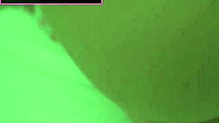 Pastorek potegne mačeho iz službe za ročno delo v skupni postelji, konča z trdim jebanjem