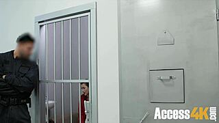 टीन 18+ सिंडी शाइन फेक कॉप्स द्वारा कैच हुई और शेडी एनकाउंटर में पुश अराउंड।